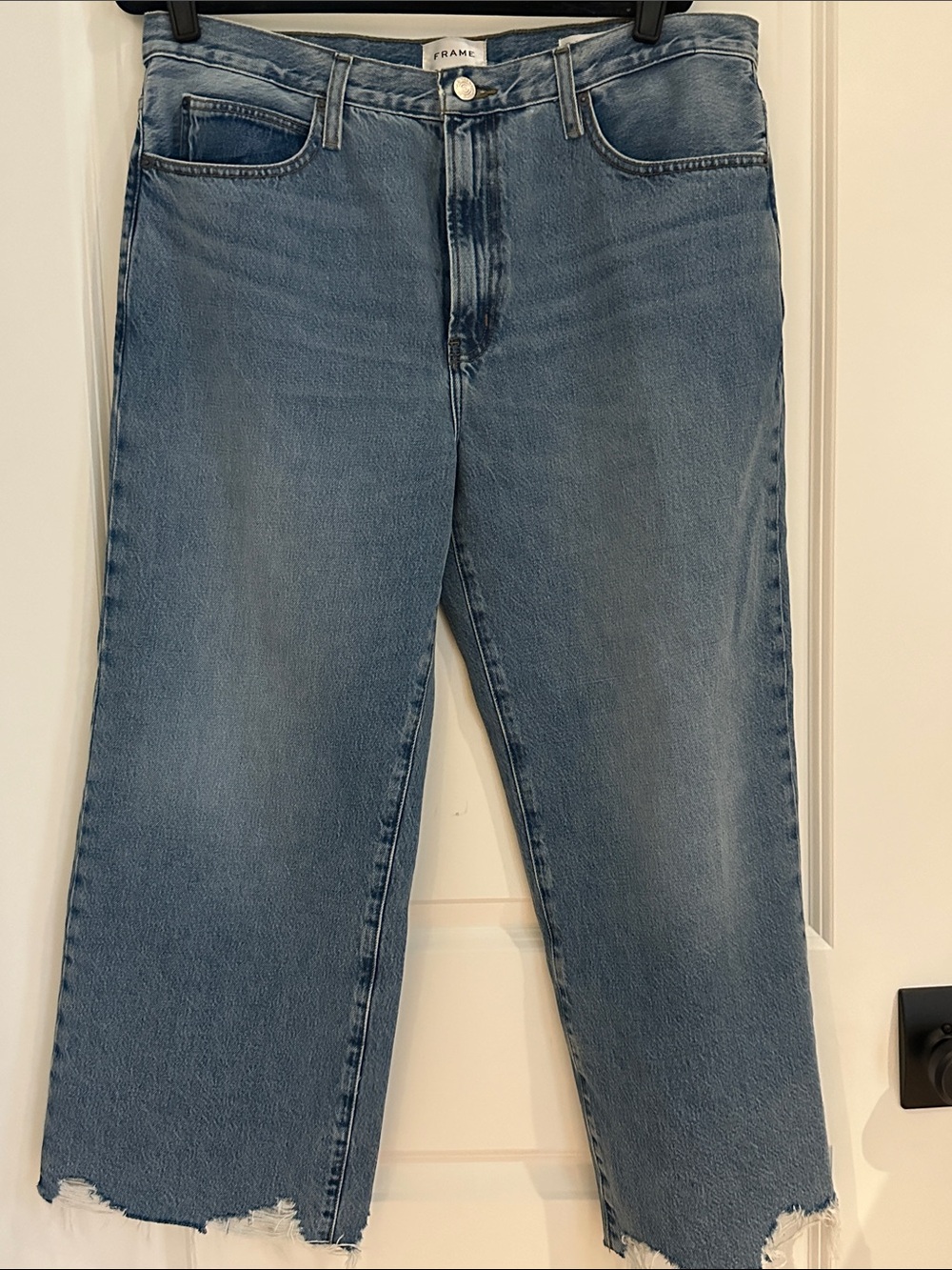 NWT Frame Denim  The Relaxed Straight Jeans with Raw Hem